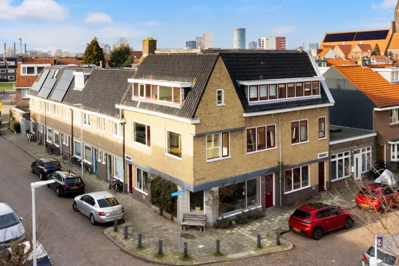 Office photo of 180 Makelaars