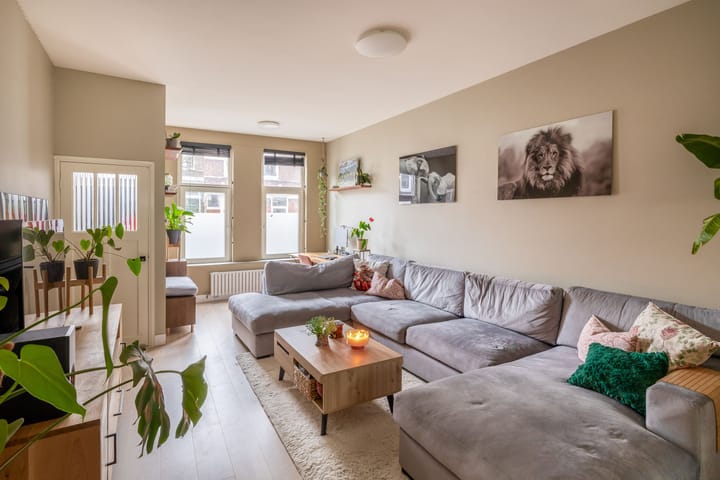 1e Pijnackerstraat 91B in Rotterdam foto