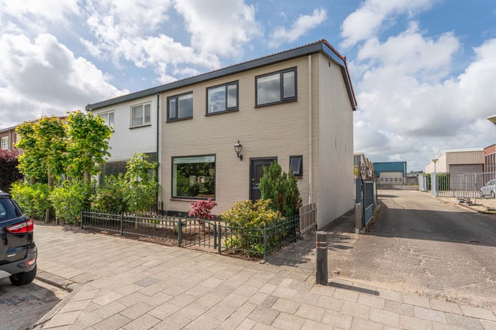 1e Poellaan 28 dans Lisse photo