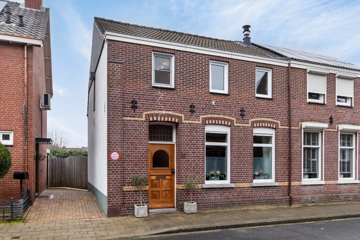 2e Lambertusstraat 26 en Venlo foto