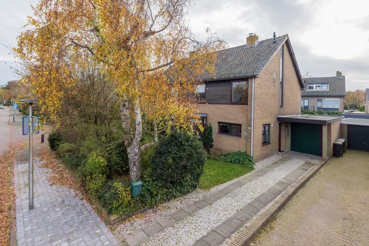 3e Poellaan 32 in Lisse photo