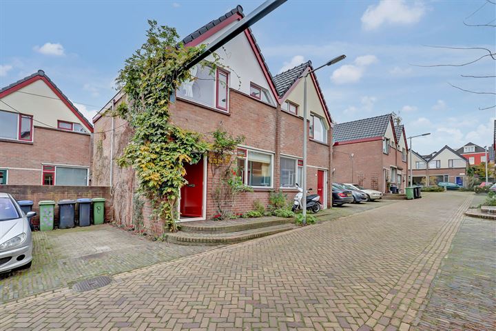 4e Nijverheidstraat 8 en Arnhem foto