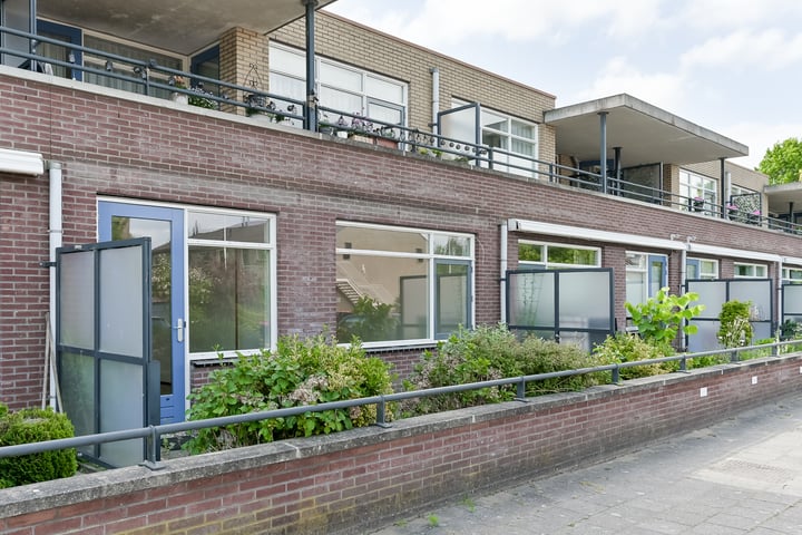 A.G.M. van der Hoevenstraat 22 en Ter Aar foto