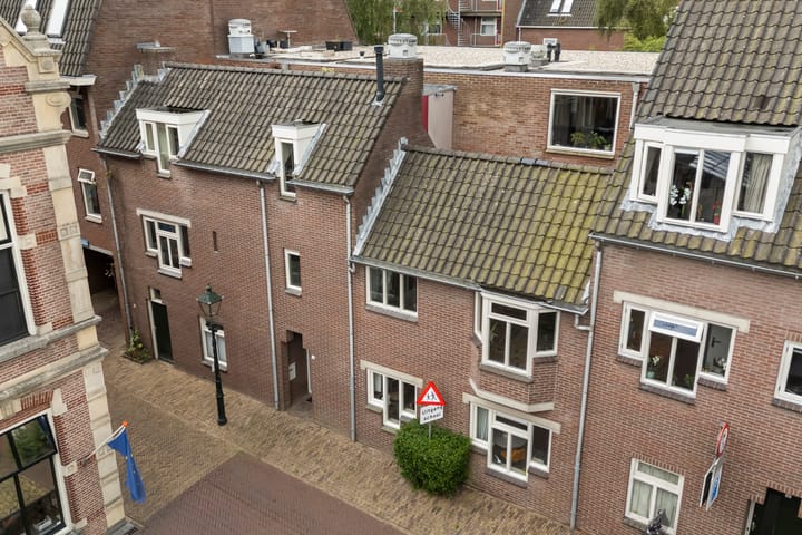 A.S. Levissonstraat 14 in Leeuwarden foto