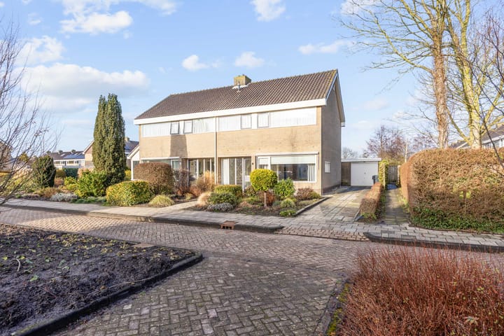 A van Voorthuijsenweg 33 in Franeker