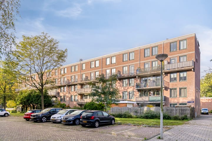 Aaf Bouberstraat 106 in Amsterdam photo