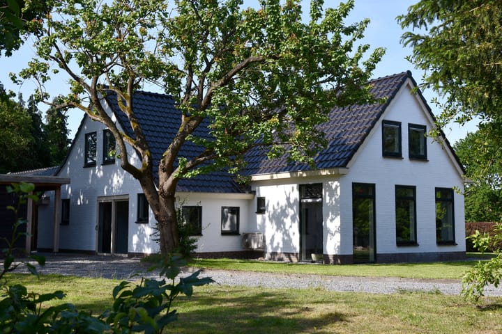 Aan de Vaart 10 in Roden photo