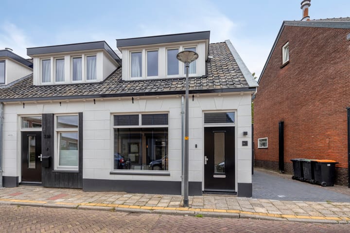 Aanslagsweg 33 en Borne foto