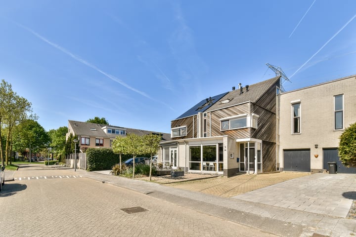 Aardbeienstraat 3 in Almere foto