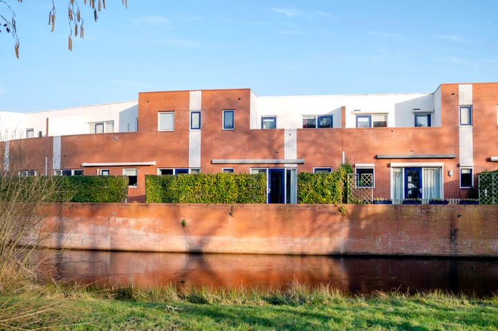 Photo of property Aardbeihof 9, Assen