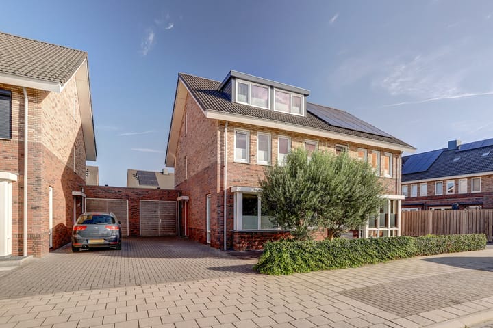 Aardbeivlinder 125 in Tiel Foto