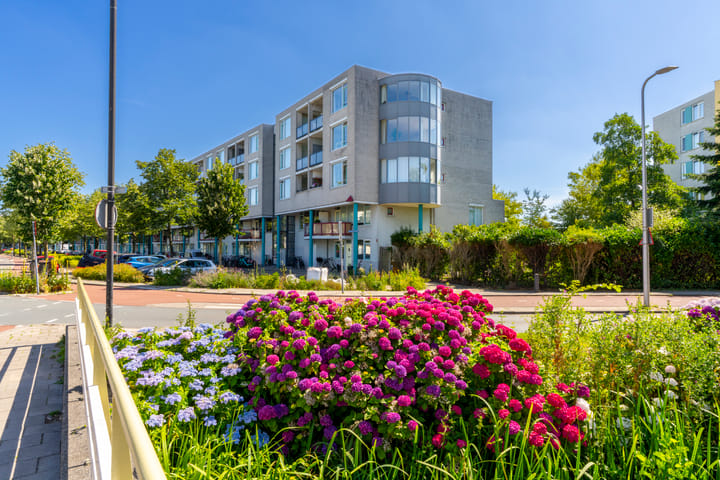 Aartsbisschop Romerostraat 173 in Utrecht Foto