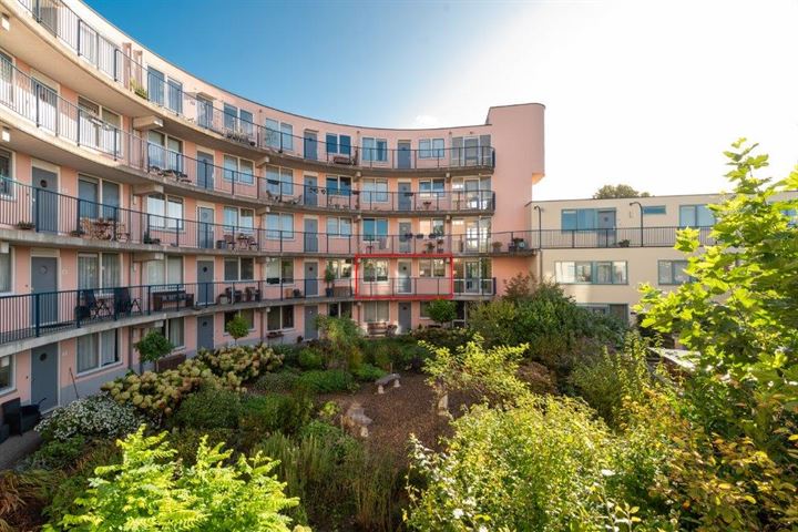 Aartsbisschop Romerostraat 606 dans Utrecht photo