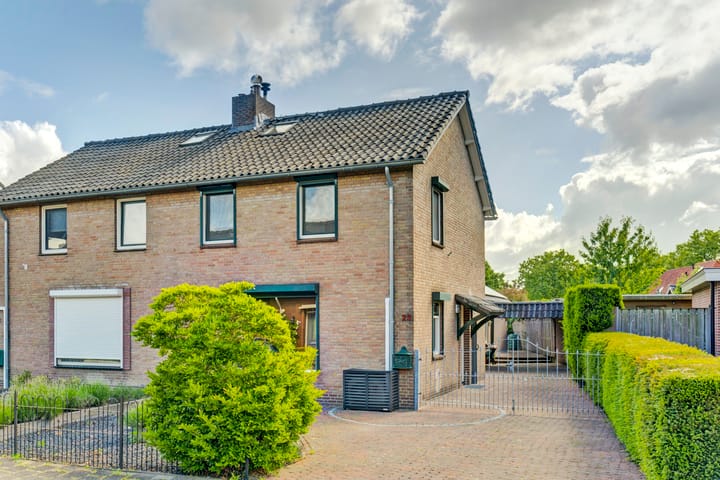 Acaciastraat 23 en Malden foto