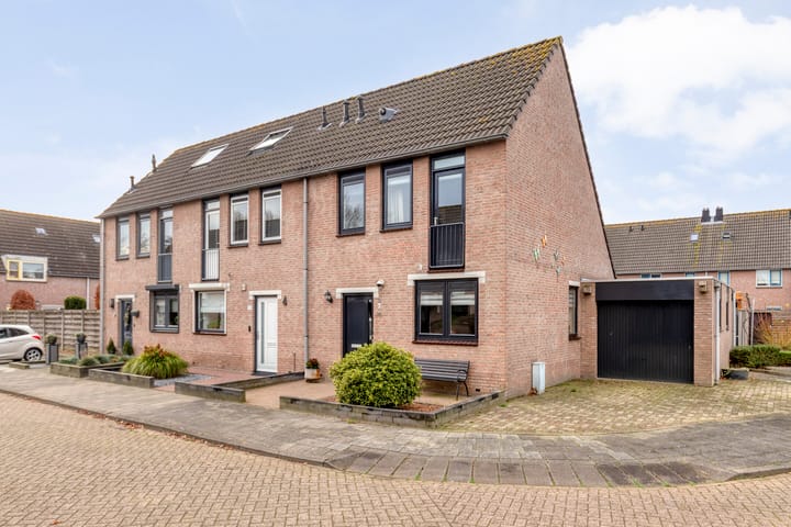 Photo of property Acaciastraat 37, Made