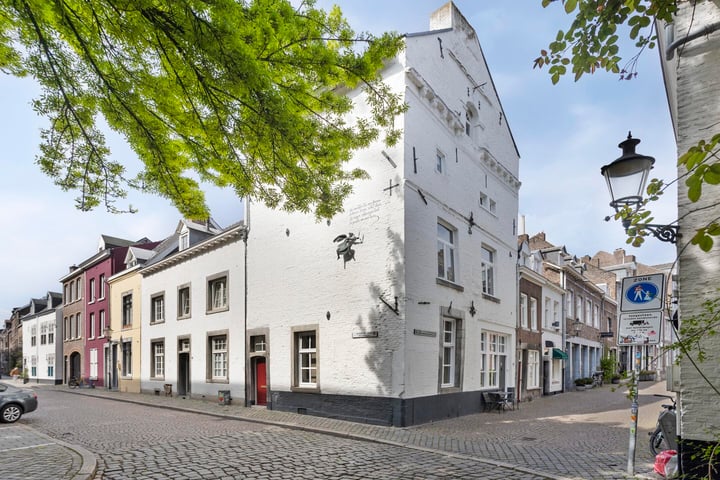 Achter de oude Minderbroeders 2 in Maastricht