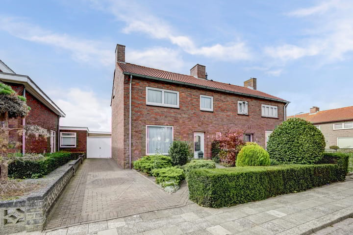 Achterhoeksestraat 37 in Rucphen Foto