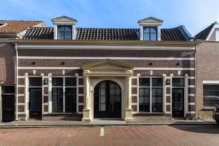 Achterstraat 7 en Woerden foto