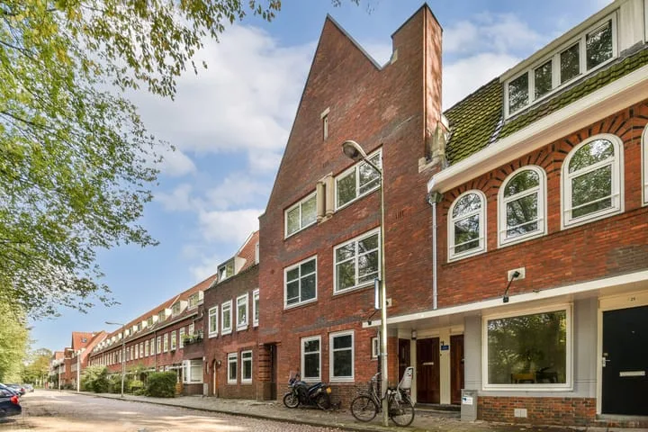 Adelaarsweg 27 H in Amsterdam