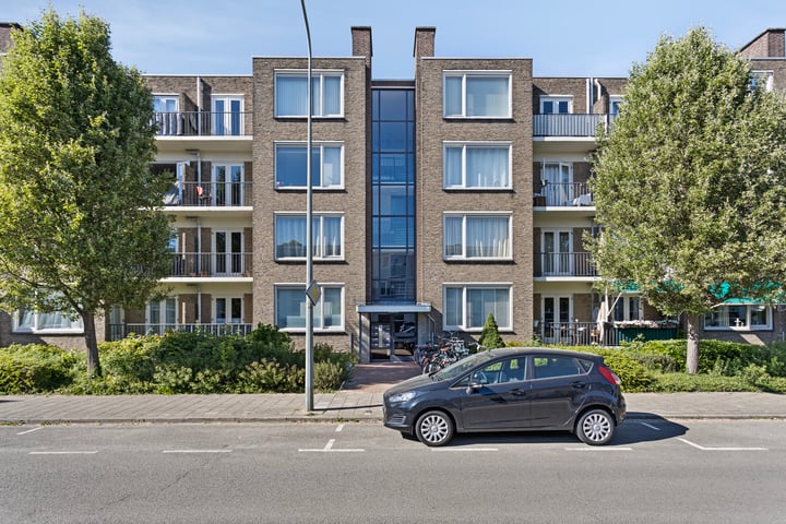 Adelbert van Scharnlaan G 33 en Maastricht foto