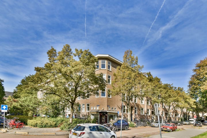 Adriaan van Bergenstraat 2-3 in Amsterdam photo