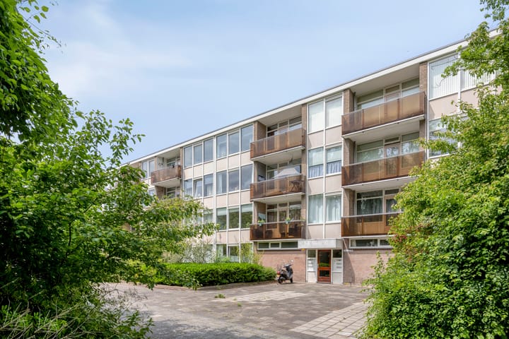 Aert de Gelderlaan 110 in Alkmaar photo