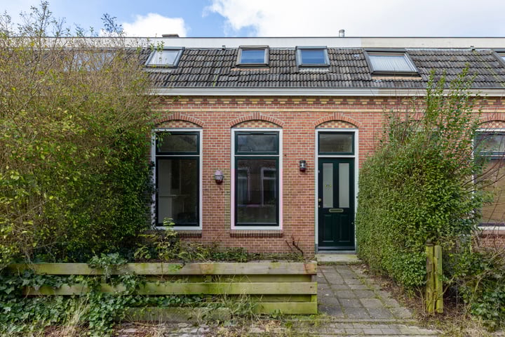 Aert de Gelderstraat 18 in Leeuwarden photo