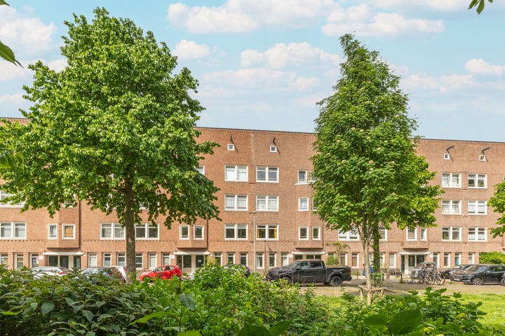 Afrikanerplein 106 in Amsterdam photo