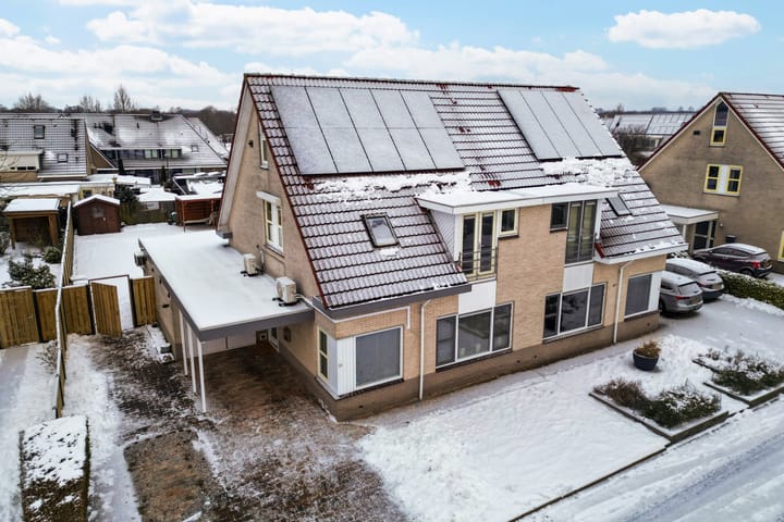 Photo of property Agaatdreef 33, Emmen