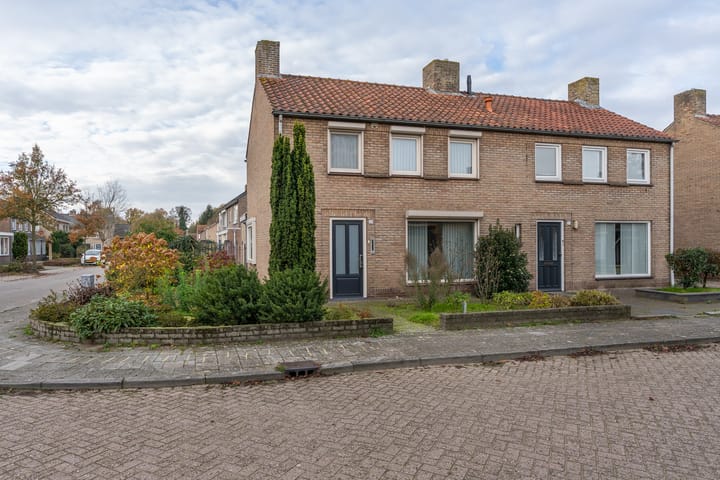 Akkerstraat 34 in Den Dungen photo