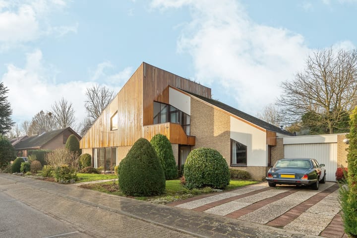 Akkrumlaan 15 en Arnhem foto