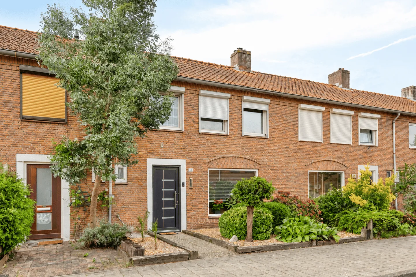 Alberdingk Thijmstraat 14 in Waalwijk