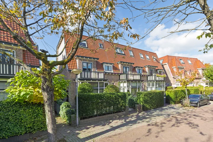 Photo of property Albert Grootlaan 5, Naarden
