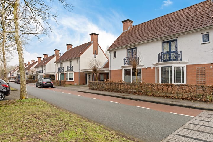 Photo of property Albertus van Leusenweg 32, Deventer