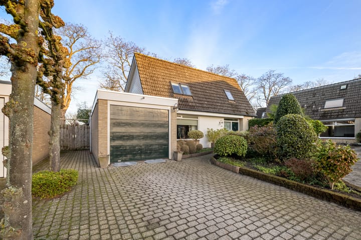 Photo of property Alexanderdonk 49, Roosendaal