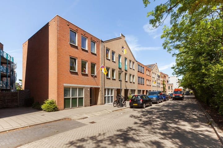 Alphons Ariënsstraat 174 in Schiedam foto