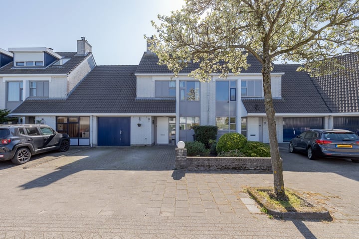 Alphons Diepenbrockhof 11 in Hoofddorp photo