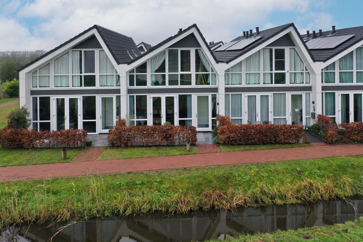 Photo of property Ambachtshof 44, De Kwakel