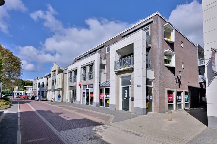 Ambachtstraat 12A en Brummen foto