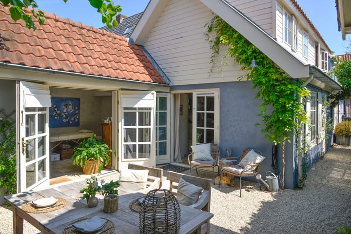 Ambachtstraat 4 in Laren foto