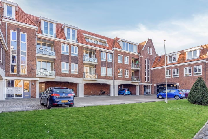 Ambachtswerf 8 in De Lier foto