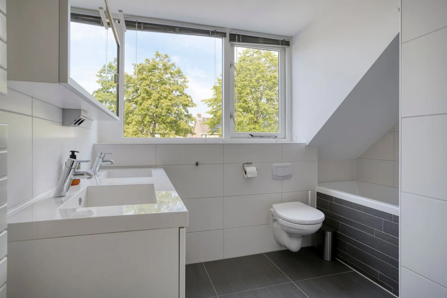 Amberberg 3 Roosendaal thumbnail 27