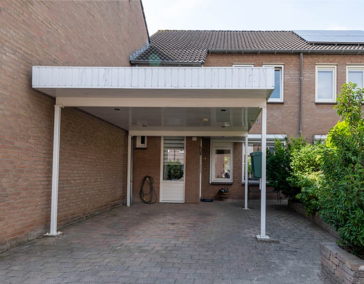 Ambrosius Rozendaelstraat 12 in Geertruidenberg