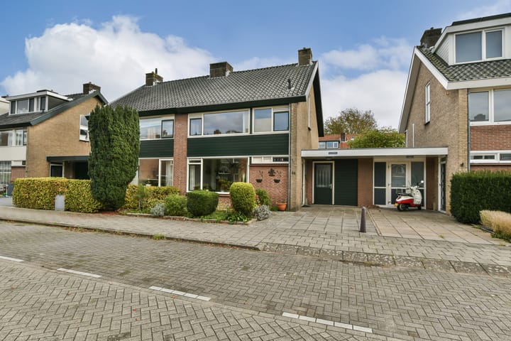 Photo of property Ampèrestraat 44, Badhoevedorp