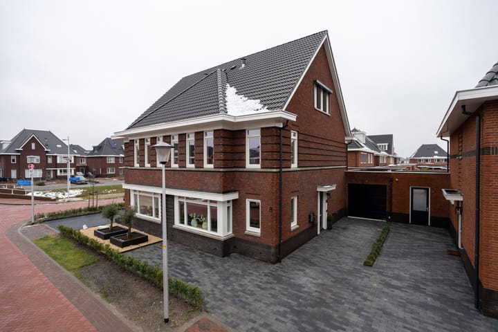 Photo of property André van den Heuvelstraat 8, Berkel en Rodenrijs