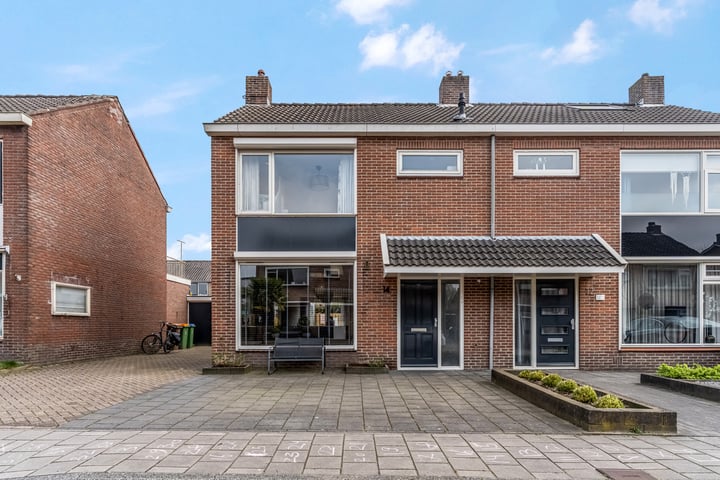 Anjerstraat 14 en Veenendaal foto