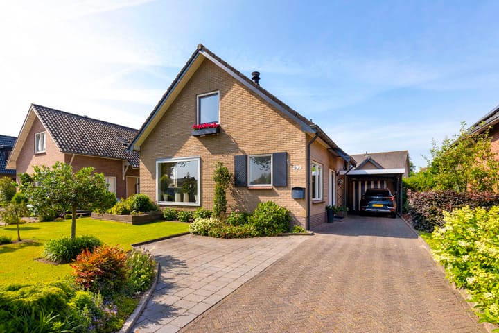 Photo of property Anklaarseweg 398, Apeldoorn