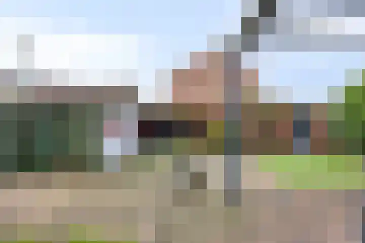 Anna van Burenweg 8 Grave thumbnail 51