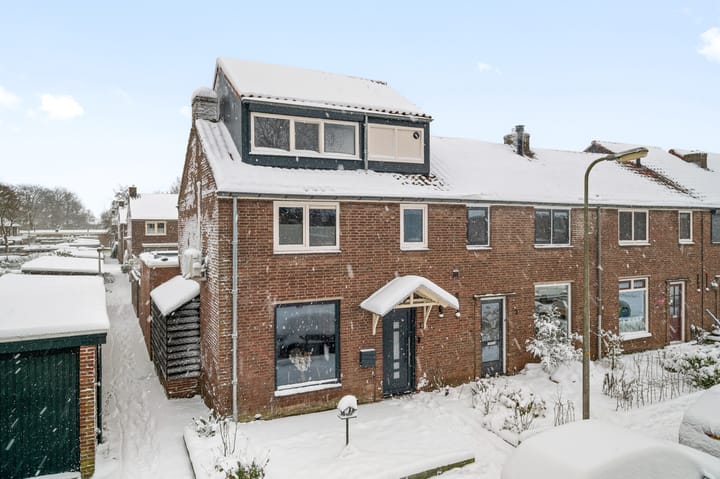 Photo of property Anthonie van Dyckstraat 1, Deventer