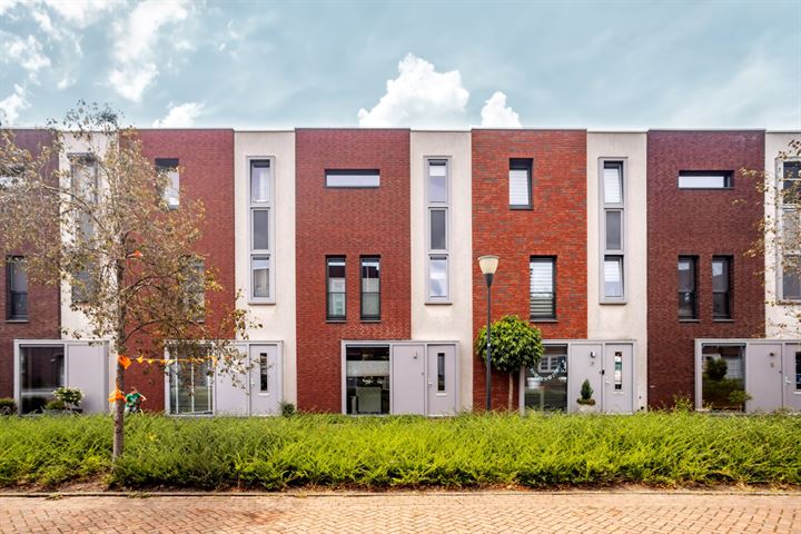 Anton van Duinkerkenstraat 13 in Waalwijk Foto